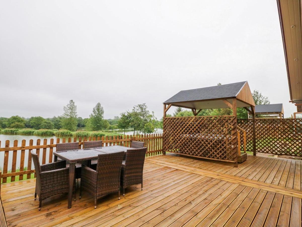 Makins Lodges Нанитон Екстериор снимка